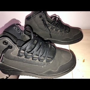 nike air jordan executive triple black